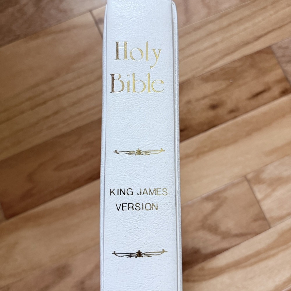 Regency Holy Bible King James Red Letter White Gold Hardcover‎ Family Records - Picture 6 of 16